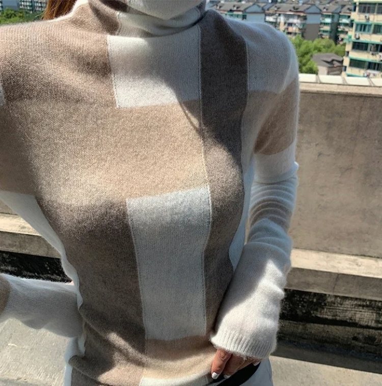 Ladies' Classic Fit Plaid Knit Winter Sweater - VogeLuxe