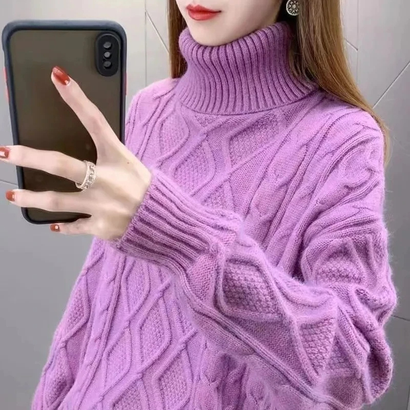 Cozy Women's Relaxed Fit Cable Knit Sweater