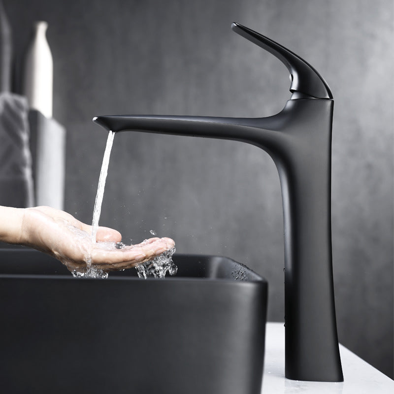 Modern Single Handle Bathroom Faucet - VogeLuxe