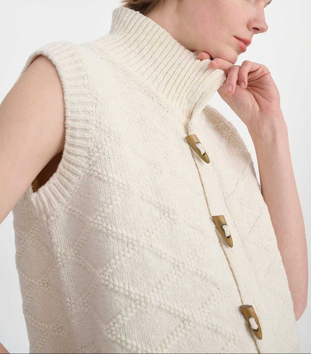 Ladies' Cable Knit Open Front Vest - VogeLuxe