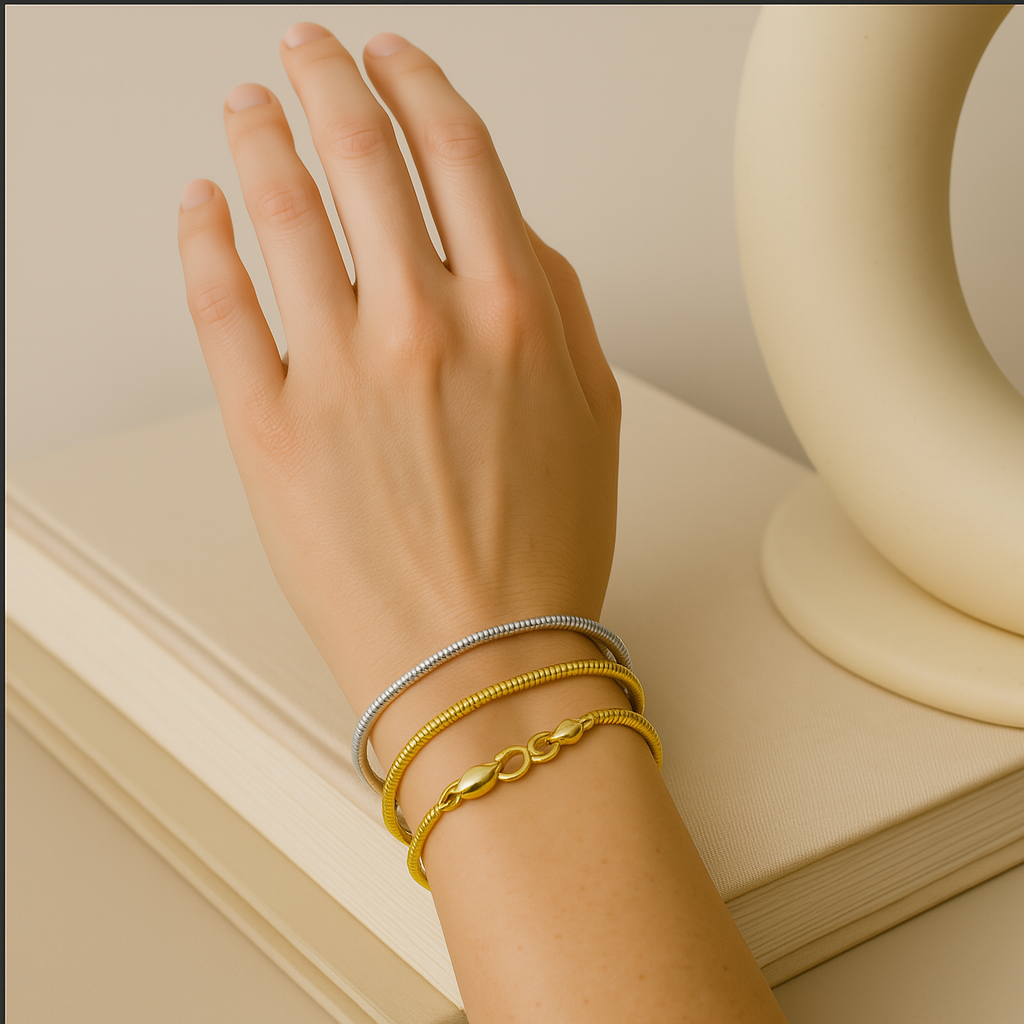 Simple Elegant Snake Clasp Bracelet - VogeLuxe