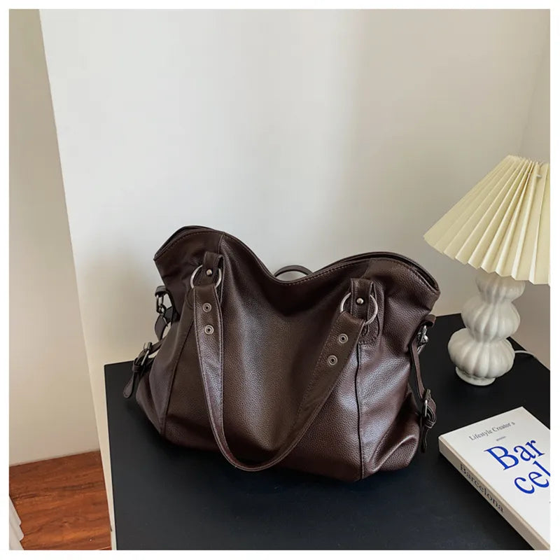 Ladies Crossbody Purse with Secure Snap Shut