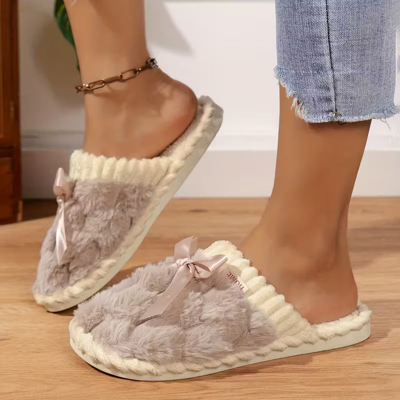 Cozy Plush Women's Slippers – Comfortable Fuzzy Home Shoes