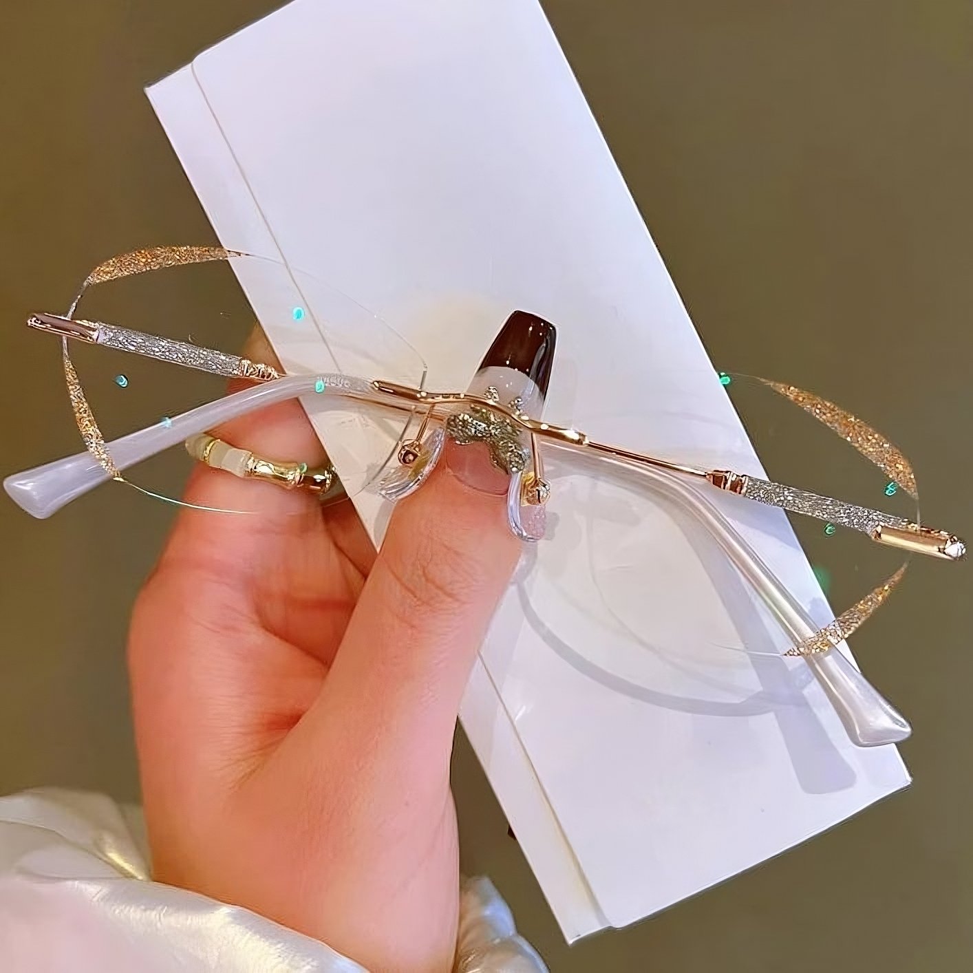 Stylish Women's Blue Light Blocking Reading Glasses - VogeLuxe