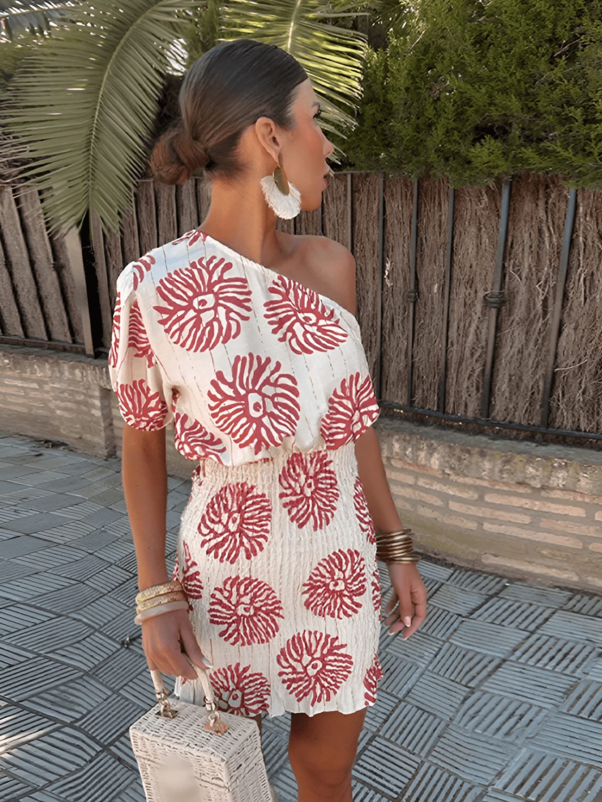 Chic Floral Sundress with Bright Colors - VogeLuxe