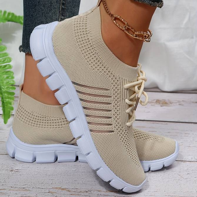 Lightweight Women's Airy Running Shoes with Stripe Detail