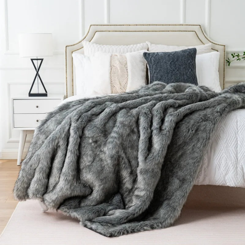 Soft Faux Fur Throw Blanket for Cozy Home Decor