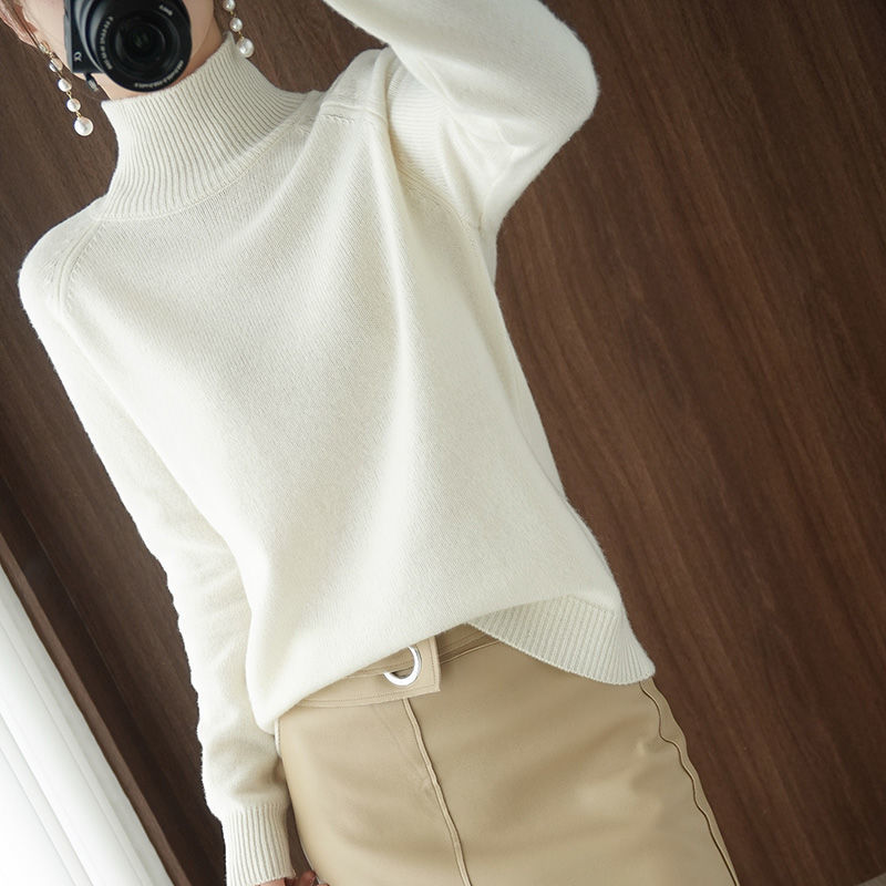 Cozy Women's Crew Neck Sweater - Thick Winter Knit - VogeLuxe