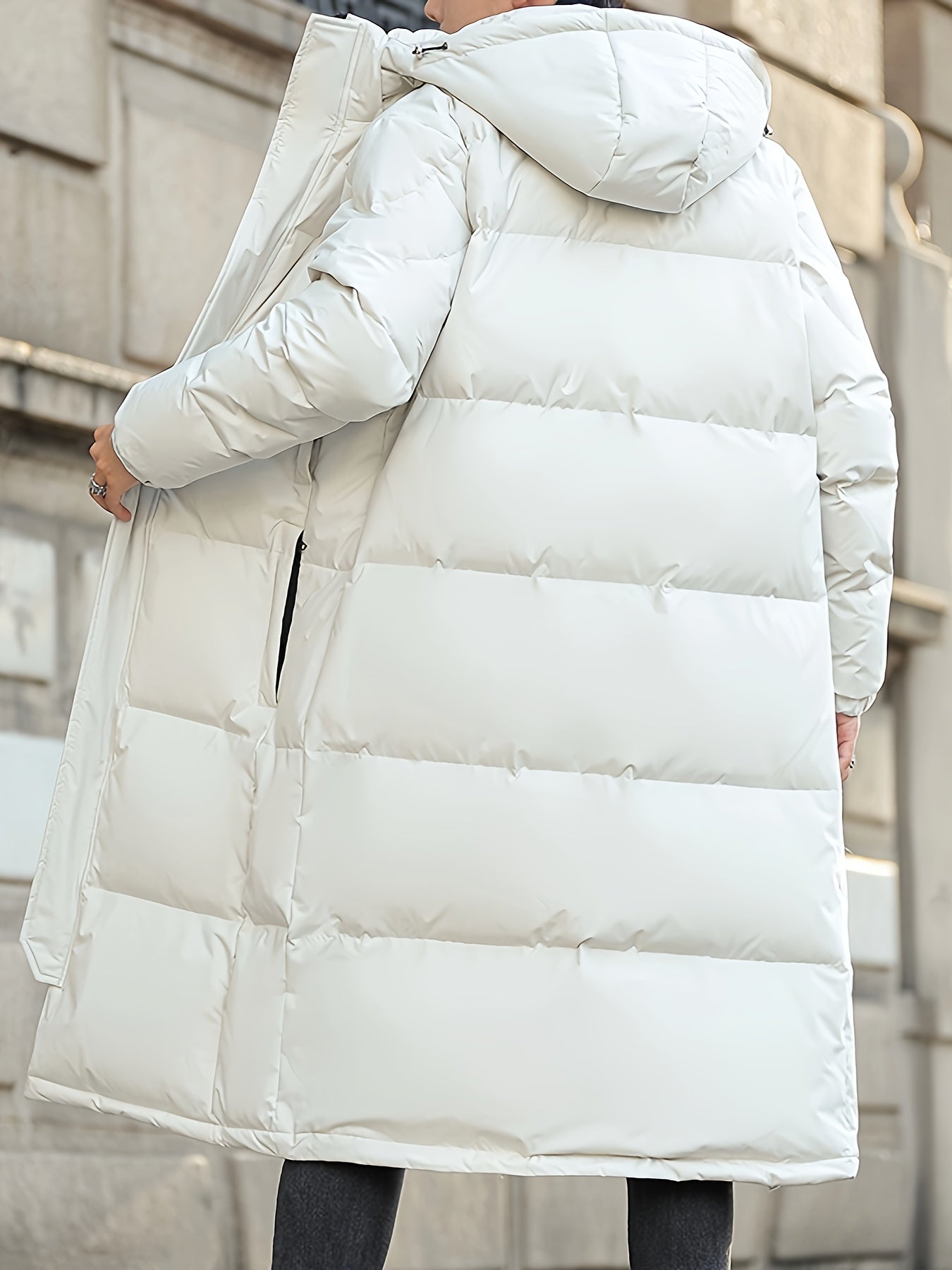 Cozy Waterproof Men's Down Jacket with Pockets and Zipper