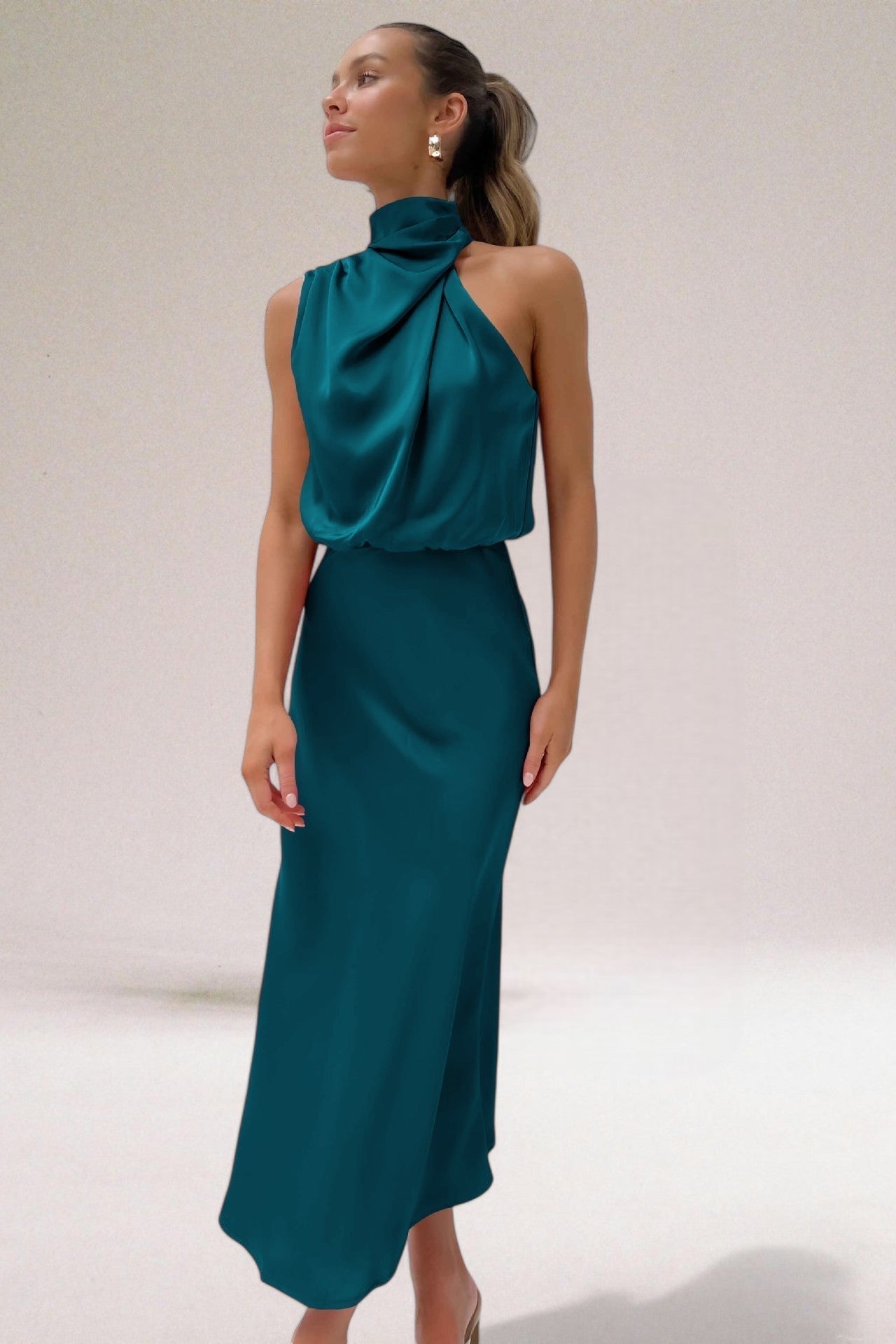 Flavia | Elegant Dress with Halter Neck