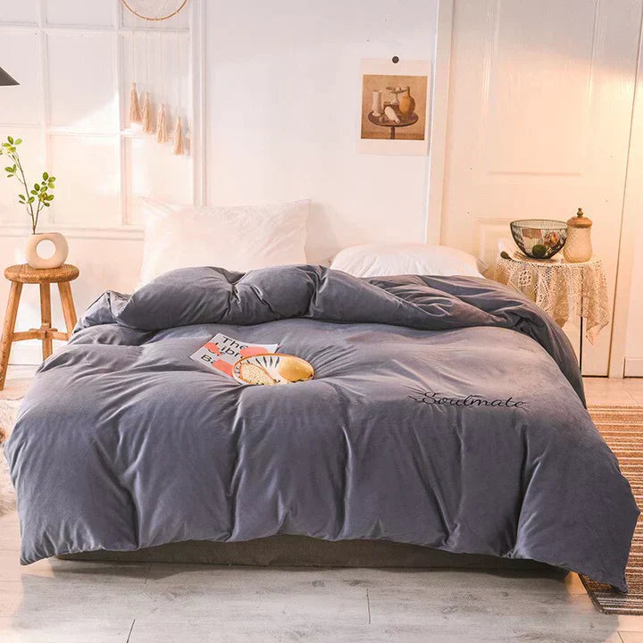 Soft Plush Duvet Cover for Comfortable Sleep - BritishElegance