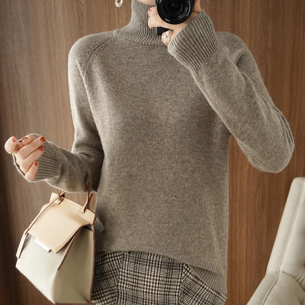 Cozy Women's Crew Neck Winter Sweater