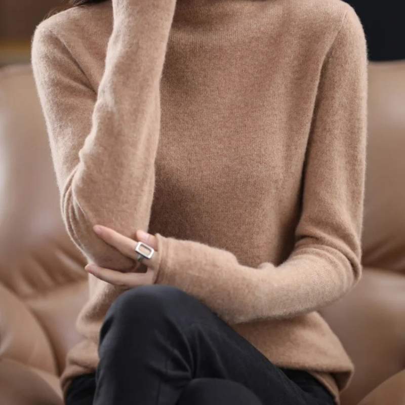 Soft Women's Winter Crew Neck Wool Sweater