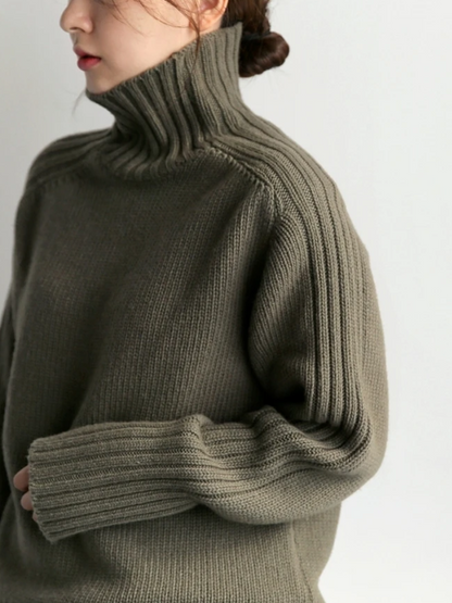 Cozy Women's Oversized Cable Knit Turtleneck Sweater - VogeLuxe