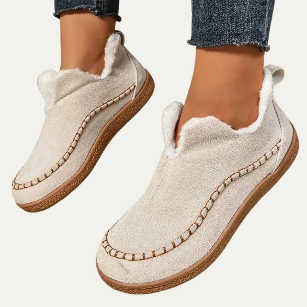 VogeLuxe | Women’s Cozy Faux Fur Lined Slip On Moccasin Shoe