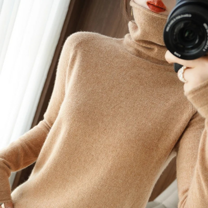 Warm Crew Neck Women's Sweater for Winter - VogeLuxe