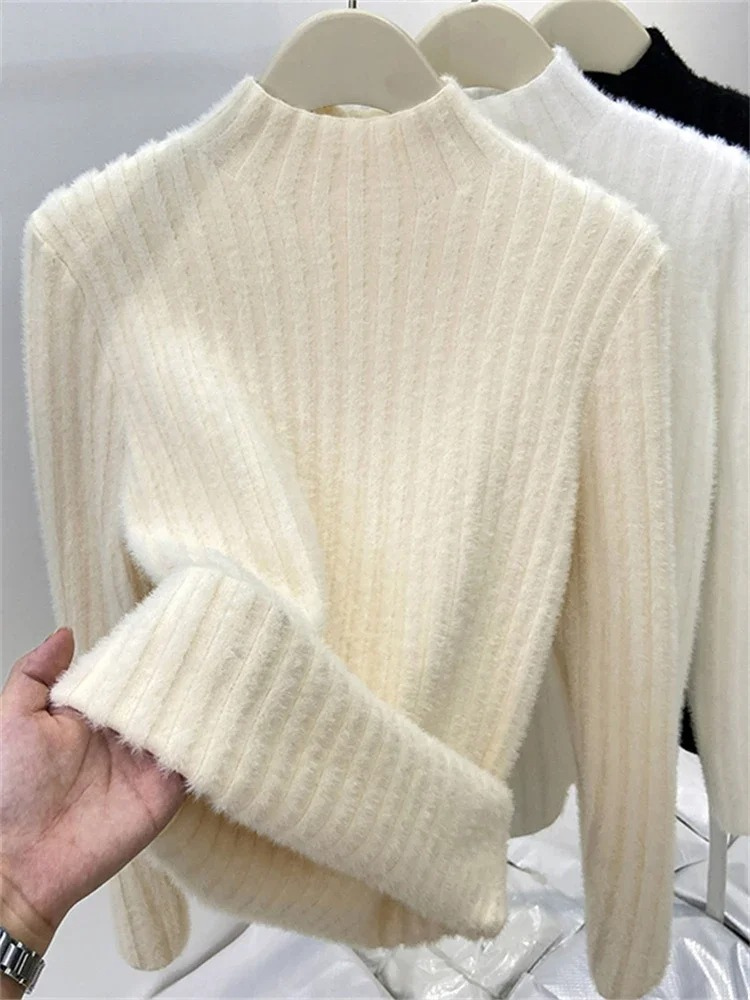 Warm Women's Wool Crew Neck Winter Sweater - VogeLuxe