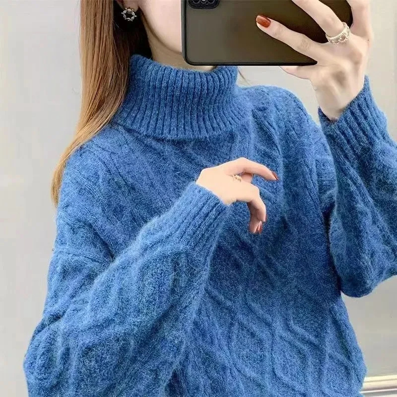 Cozy Women's Oversized Turtleneck Jumper