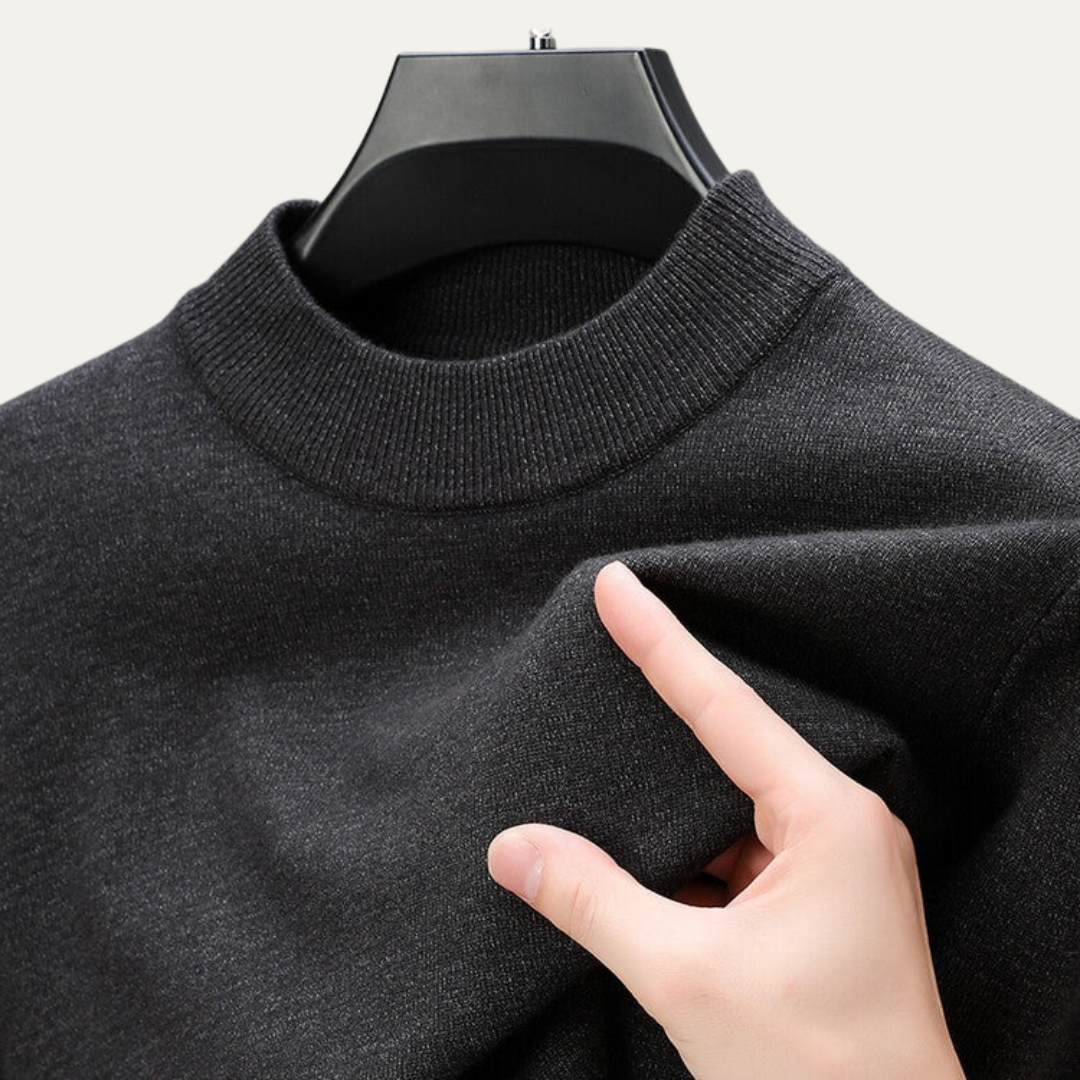 VogeLuxe | Men’s Minimalist Fine Gauge Crewneck Sweater