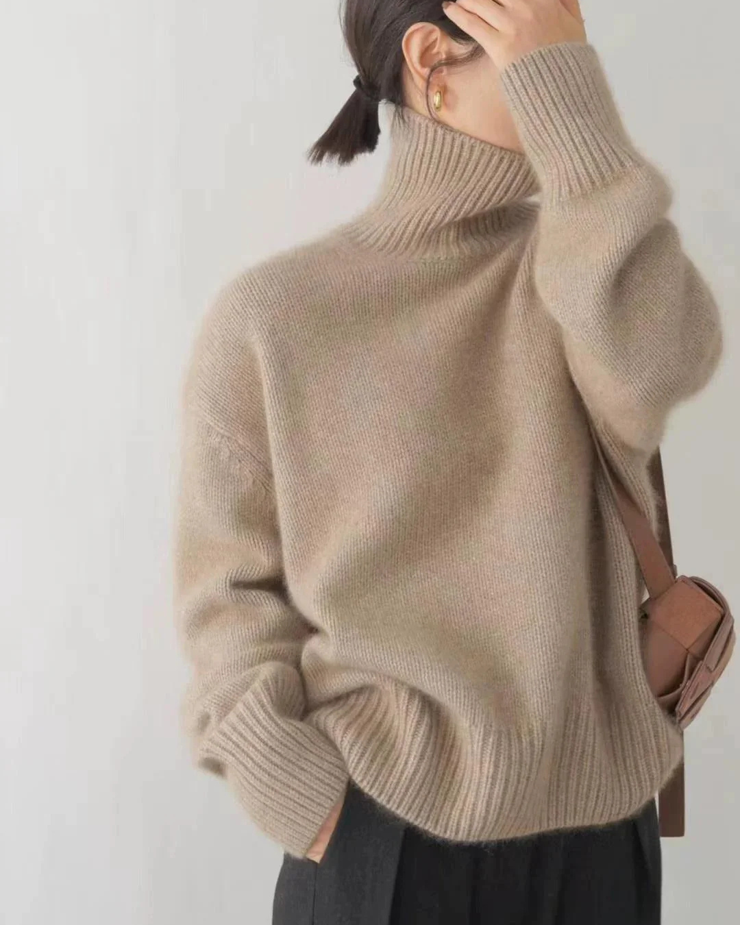 Cozy Women's Large Turtleneck Jumper Sweater