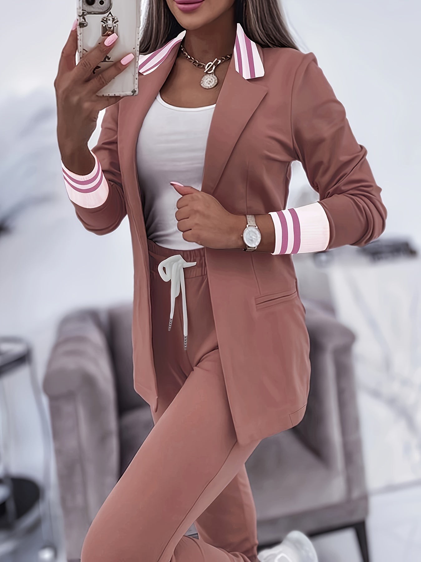 Stylish Women's 2 Piece Blazer Suit Set - VogeLuxe