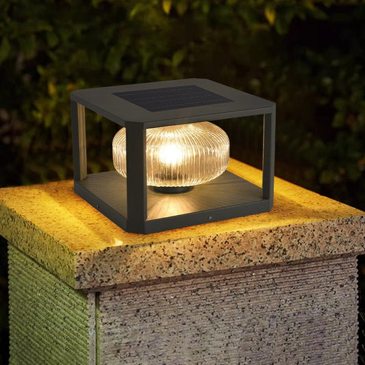Bright Solar Garden Lamp - VogeLuxe