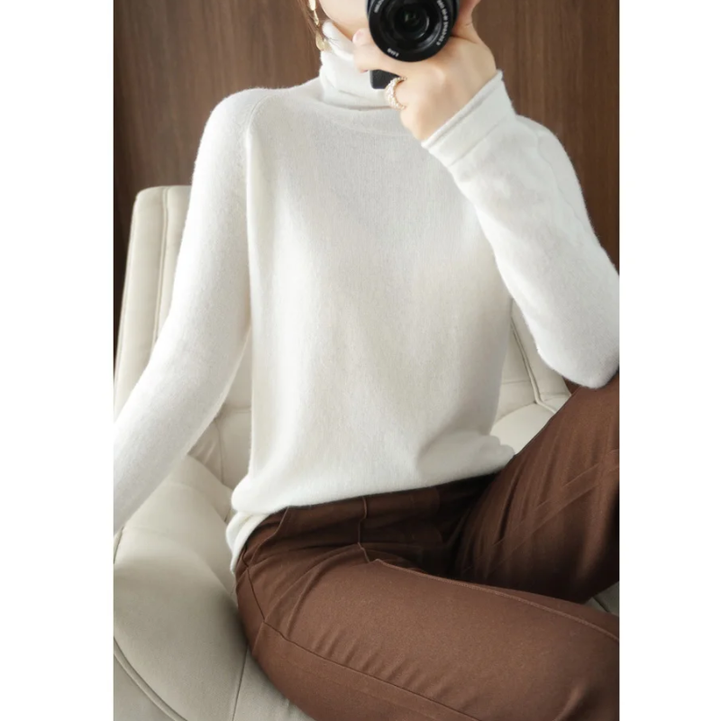 Warm Crew Neck Women's Sweater for Winter