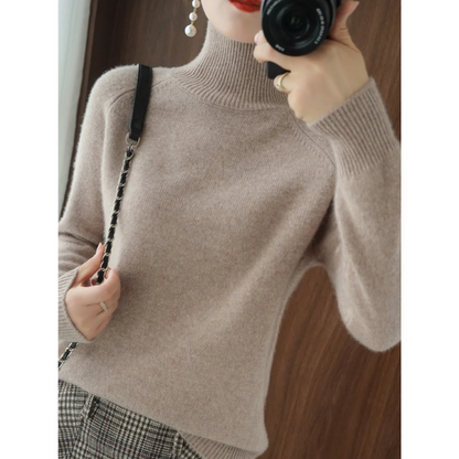Cozy Women's Crew Neck Winter Sweater - VogeLuxe