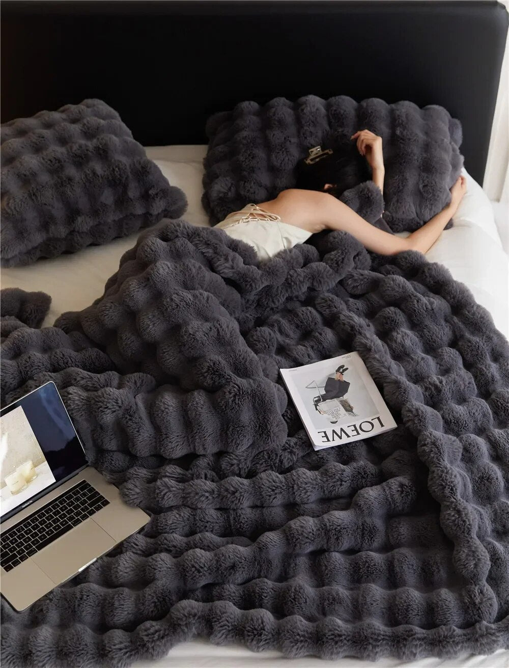 Soft Wool Throw Blanket for Warm Nights