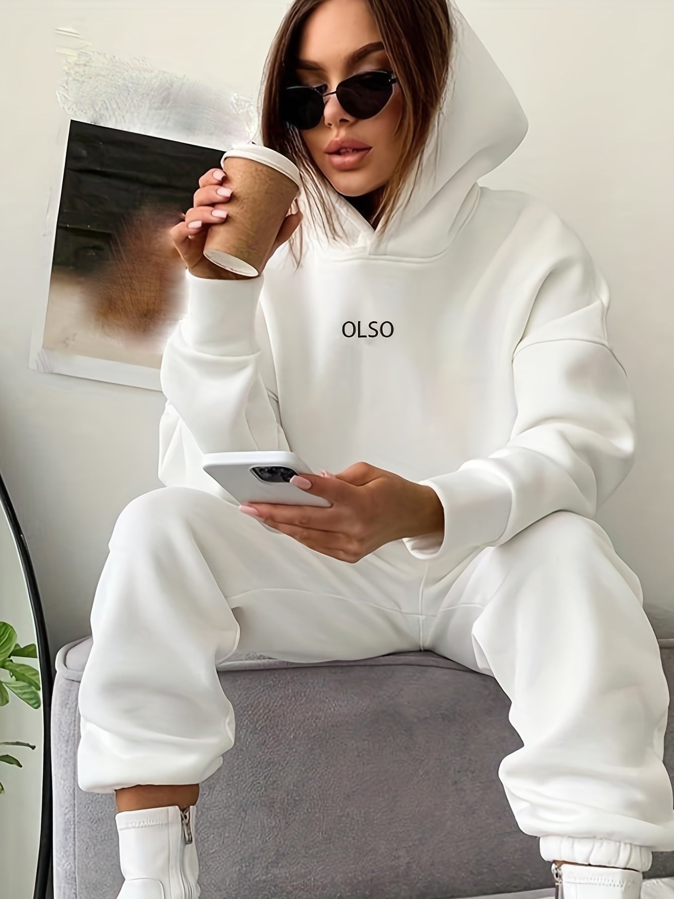 Comfy Women's Hoodie Sweatpants Tracksuit Set with Elastic Waist - VogeLuxe