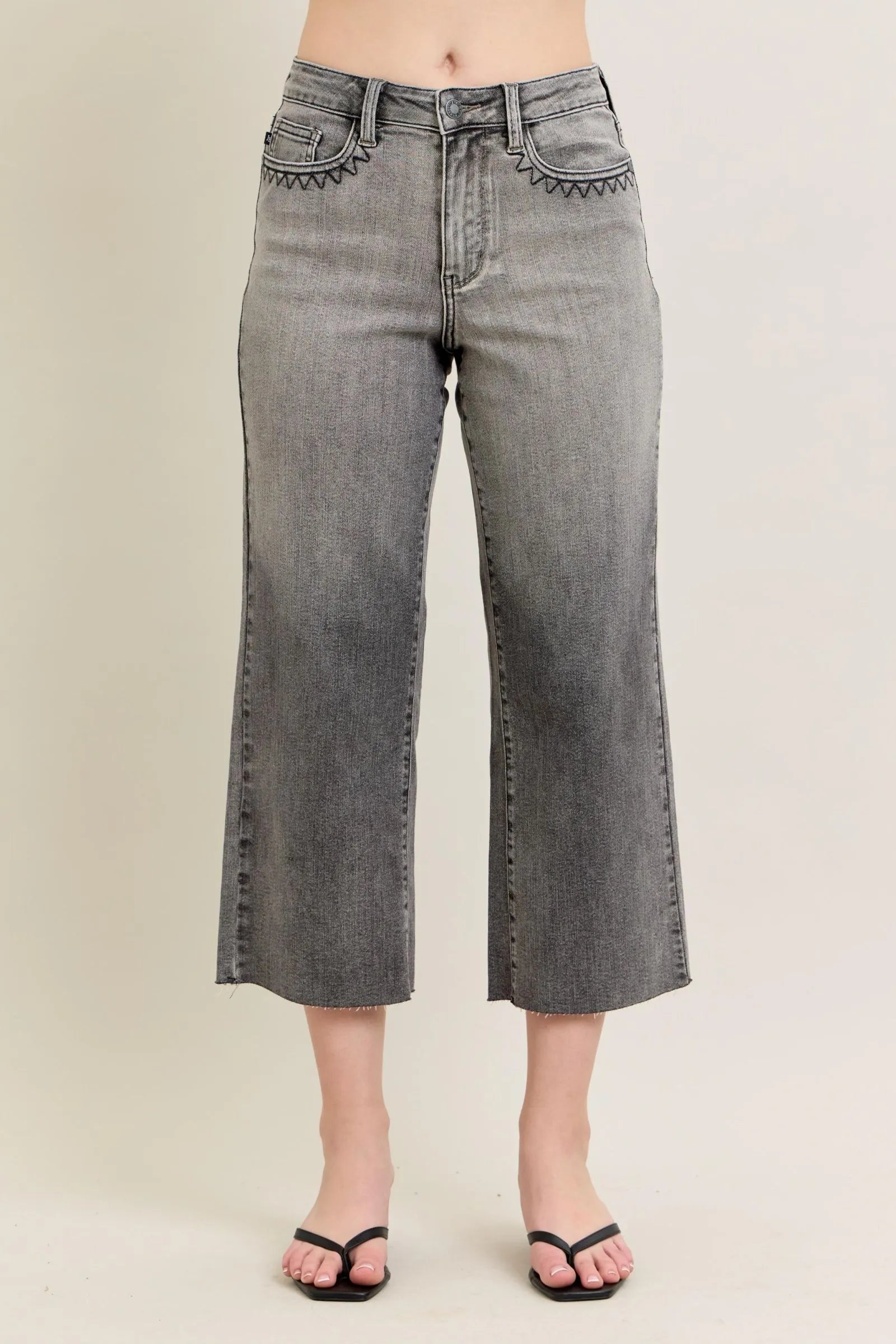 Comfy Women's Relaxed Fit Capri Pants - BritishElegance
