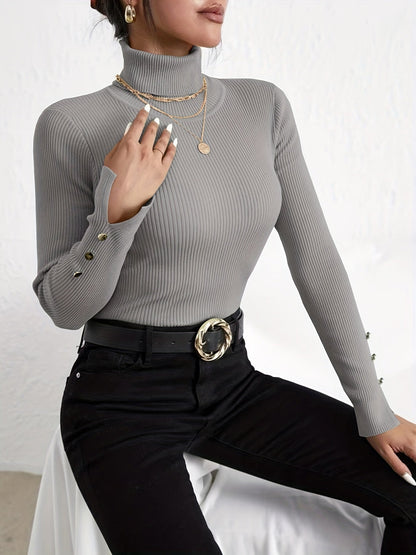 Women's Classic Crew Neck Wool Sweater in Fitted Style