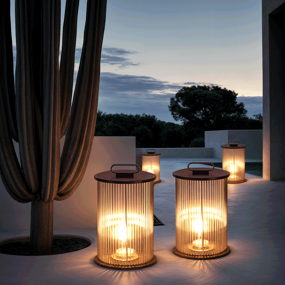 Outdoor Weatherproof Solar Lamp - VogeLuxe