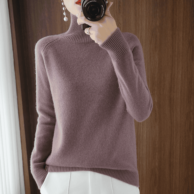Cozy Women's Crew Neck Sweater - Thick Winter Knit