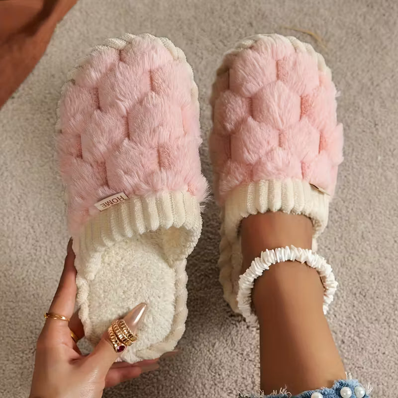 Cozy Plush Women's Slippers – Comfortable Fuzzy Home Shoes
