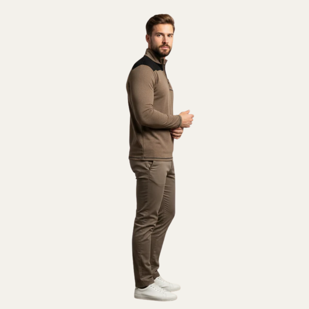 VogeLuxe | Men’s Quarter Zip Technical Pullover With Chest Pocket