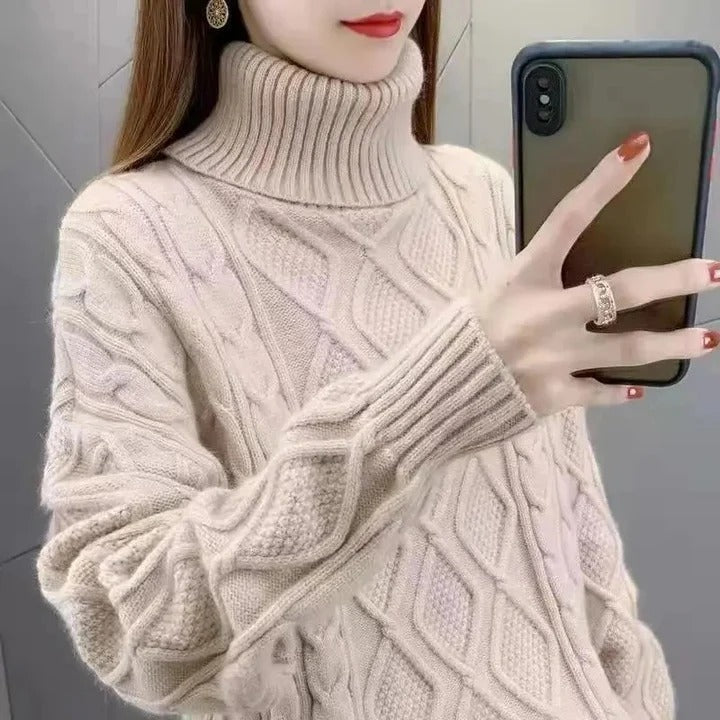 Cozy Women's Relaxed Fit Cable Knit Sweater