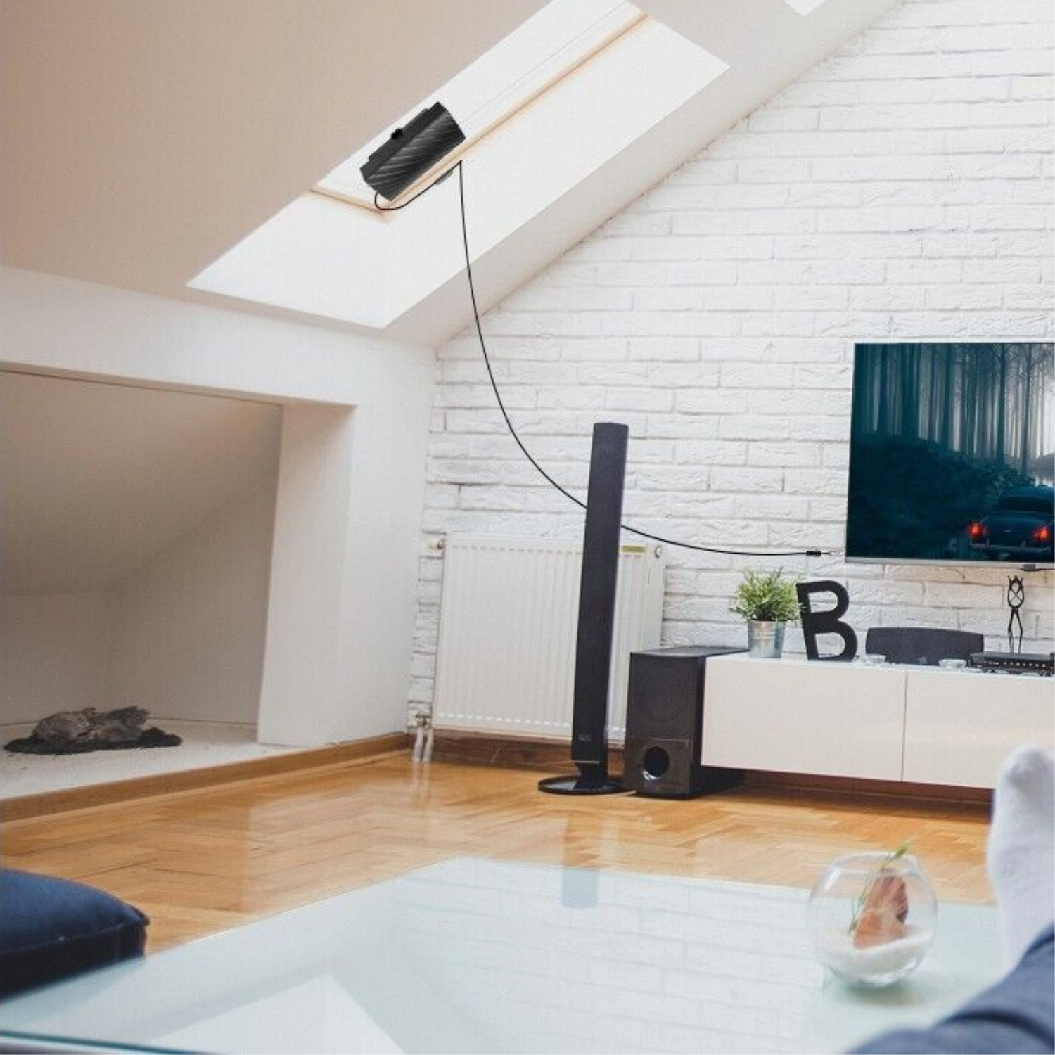 Premium Digital TV Antenna - Long Range 4K HDTV - VogeLuxe