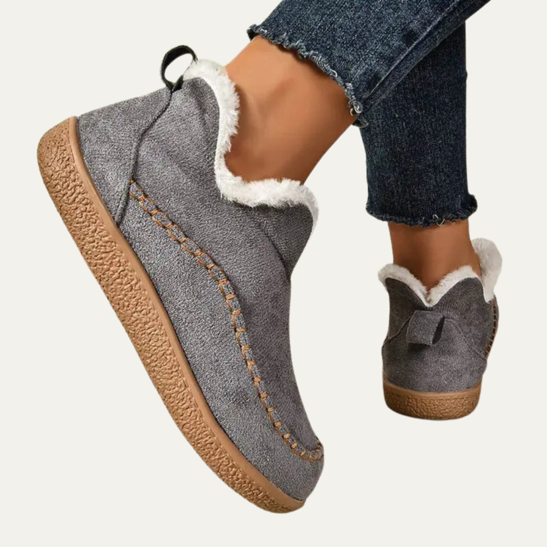 VogeLuxe | Women’s Cozy Faux Fur Lined Slip On Moccasin Shoe