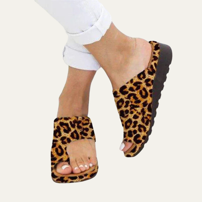 VogeLuxe | Women’s Minimalist Toe Loop Slide Sandal