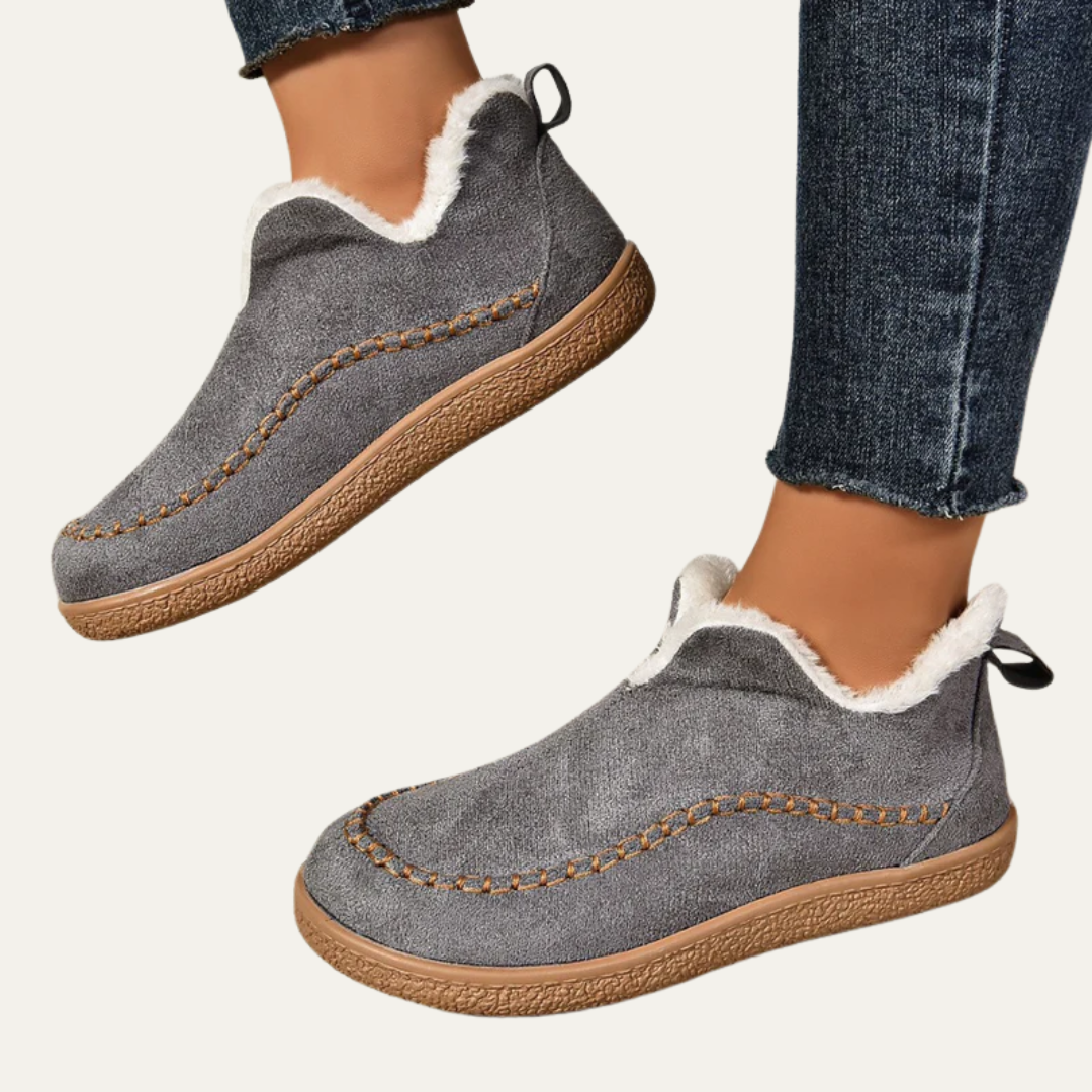 VogeLuxe | Women’s Cozy Faux Fur Lined Slip On Moccasin Shoe