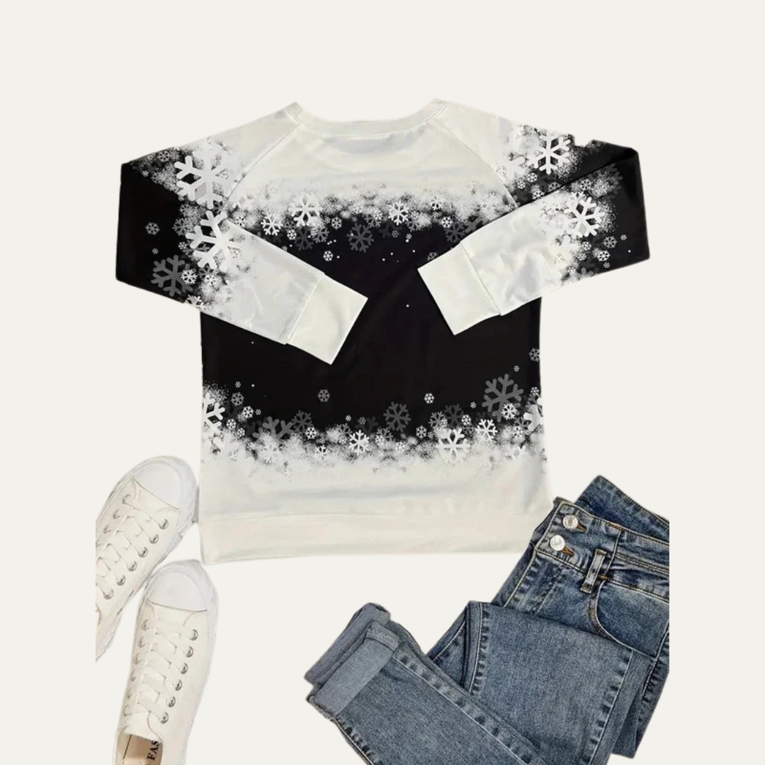 VogeLuxe | Women’s Winter Cats Printed Crewneck Sweater