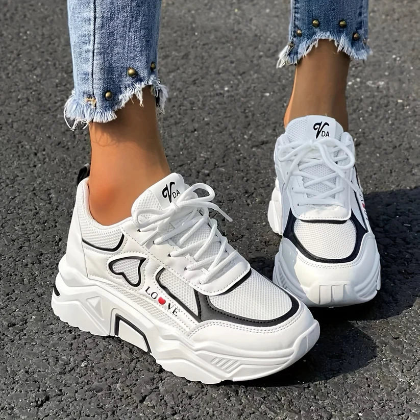 Fashionable Heart Design Comfort Sneakers For Women