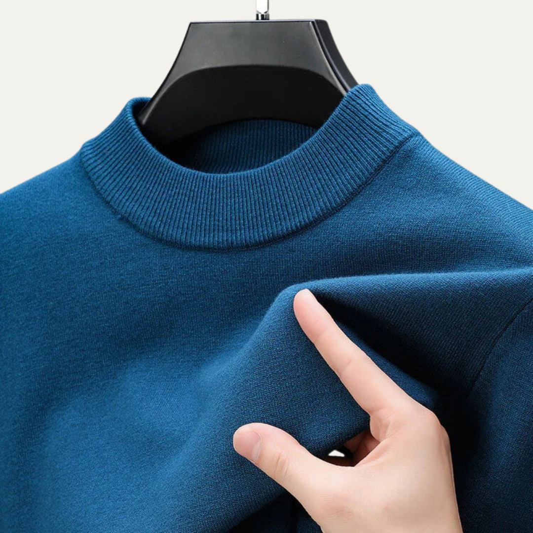 VogeLuxe | Men’s Minimalist Fine Gauge Crewneck Sweater