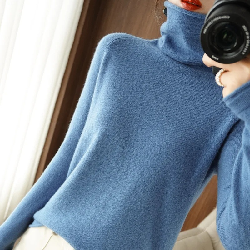 Warm Crew Neck Women's Sweater for Winter