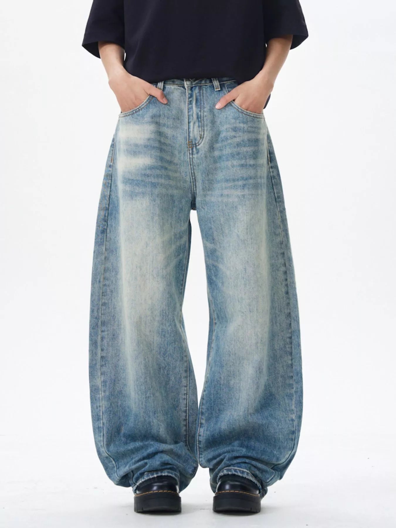 Relaxed Fit Men's Straight Jeans - VogeLuxe