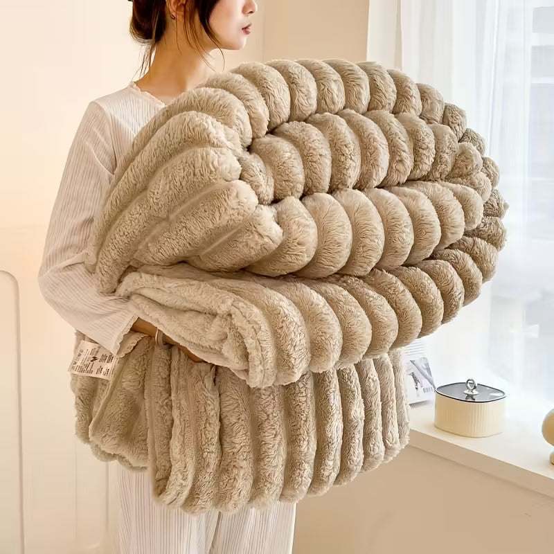 Cozy Faux Fur Blanket - Soft and Warm Throw