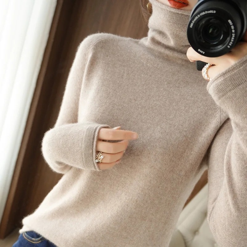 Warm Crew Neck Women's Sweater for Winter