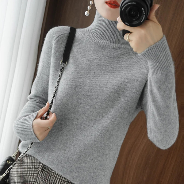 Cozy Women's Crew Neck Winter Sweater