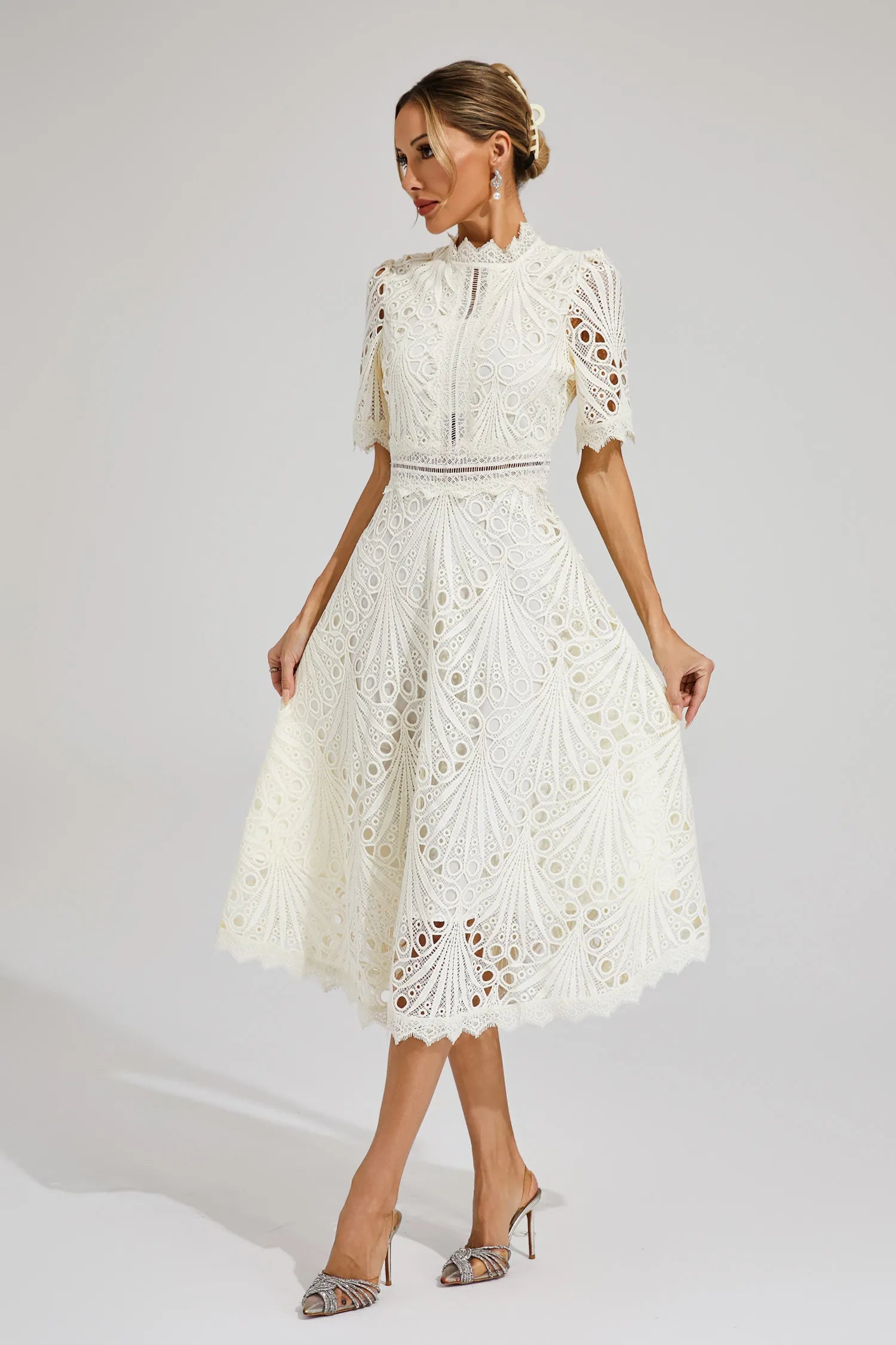 Beautiful Floral Knee Length Dress for Ladies - VogeLuxe